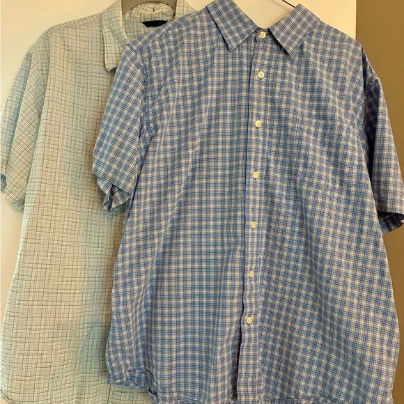 Lot of 2 Men's GAP Short Sleeve Button Down Shirts - Picture 1 of 5